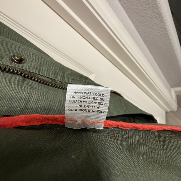 41 Hawthorn Vest Jacket in green with hood - Picture 5 of 9